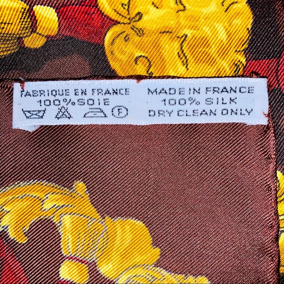 SOLD Hermès | Ferronnerie Silk Scarf - Picture 6 of 9